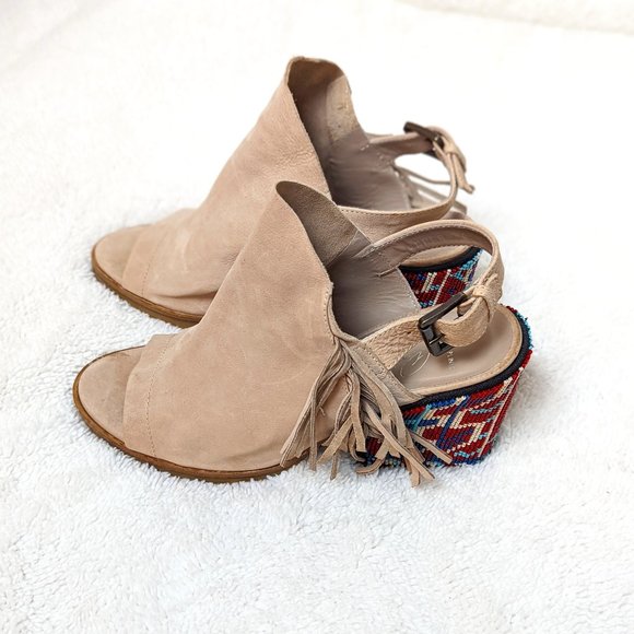 Donald J Pliner Tan Omara Suede Slingback Heels - Size 6 - Picture 4 of 9